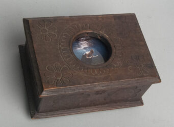 Picture of a wooden box